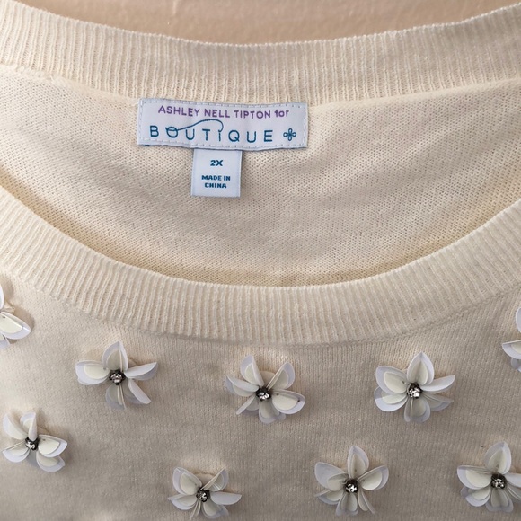 Ashley Nell Tipton Beautiful sweater Ivory New - Picture 3 of 8